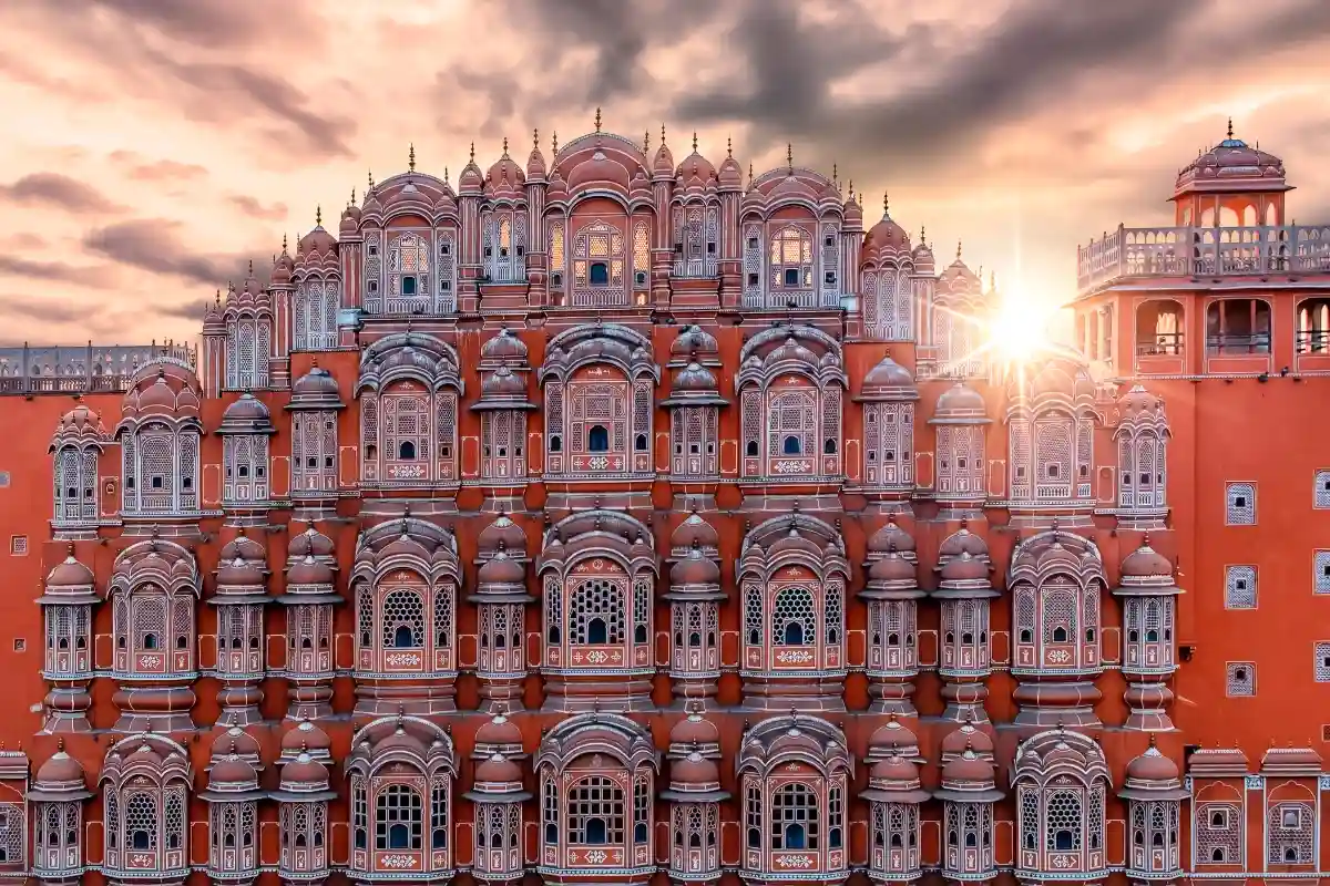 These 10 Best Places To Visit in India Will Make You a Storyteller!! 19 Hawa Mahal jaipur