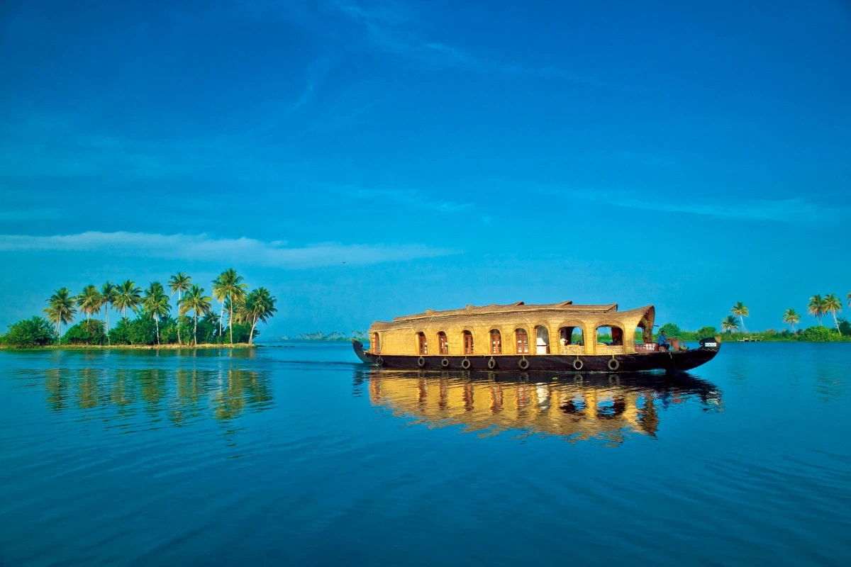 These 10 Best Places To Visit in India Will Make You a Storyteller!! 21 Kerala Backwaters