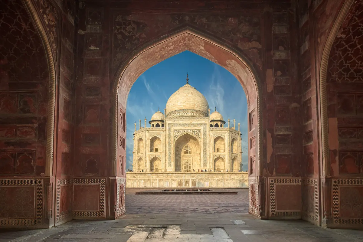 These 10 Best Places To Visit in India Will Make You a Storyteller!! 18 Taj Mahal agra